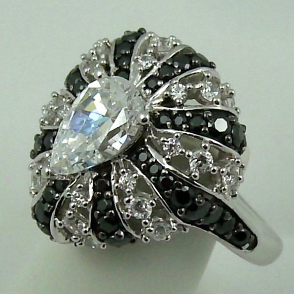 Victoria Wieck 3.97ct Black & White Ring - Picture 2 of 7